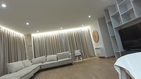 Erik and Alice online show from October 8, 1:32 am