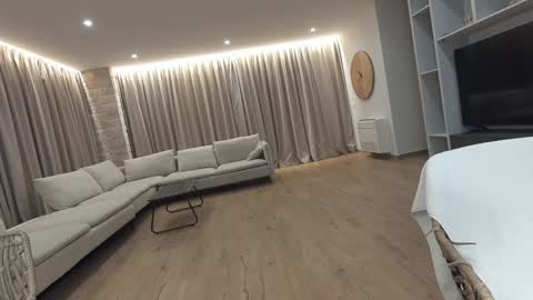 Erik and Alice online show from October 7, 1:21 am