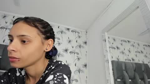 Snapshot of ehotloveaxxx chatting on February 27, 1:38 pm Valery online show from February 27, 1:38 pm