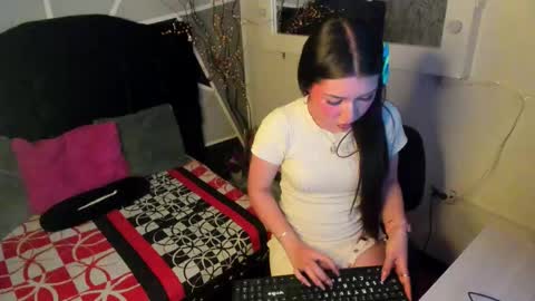 EILIN PINK online show from March 28, 12:59 pm