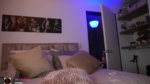 eimi   online show from March 26, 9:38 pm