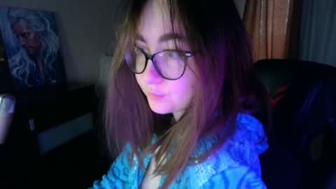 Snapshot of el_sweety chatting on February 3, 8:46 am If you like it when I meow give me a thumbs up online show from February 3, 8:46 am