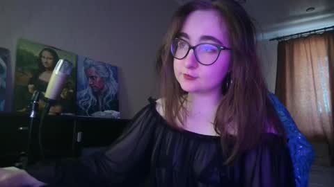 Snapshot of el_sweety chatting on February 14, 10:17 am If you like it when I meow give me a thumbs up online show from February 14, 10:17 am