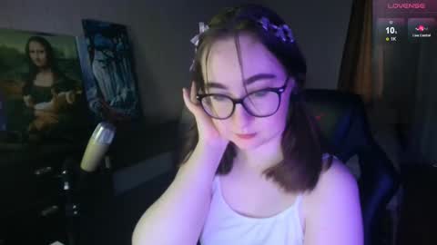 Snapshot of el_sweety chatting on February 27, 8:50 am If you like it when I meow give me a thumbs up online show from February 27, 8:50 am