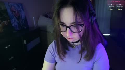 Snapshot of el_sweety chatting on December 3, 10:15 am If you like it when I meow give me a thumbs up online show from December 3, 10:15 am