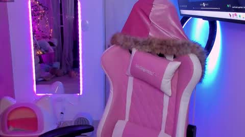 Ela online show from November 27, 8:50 am