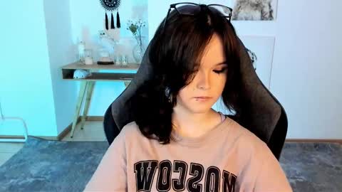 Your sweet girl online show from February 28, 7:35 pm