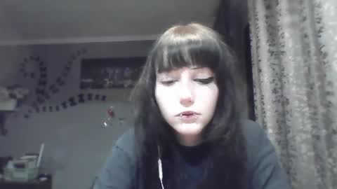 Lia online show from April 19, 5:35 pm