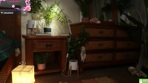 Snapshot of electric_woman chatting on October 13, 11:24 am Aleksa online show from October 13, 11:24 am