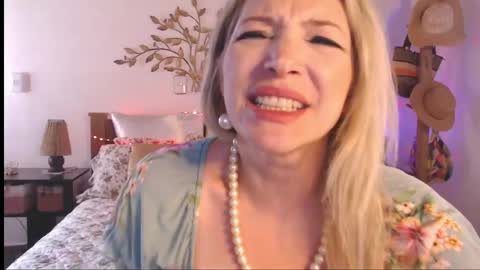 Elegancia online show from September 28, 8:03 pm