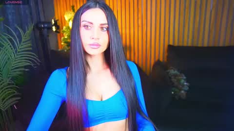 elegant_mysterious online show from January 14, 10:59 pm