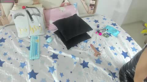 Elena online show from March 6, 8:15 pm