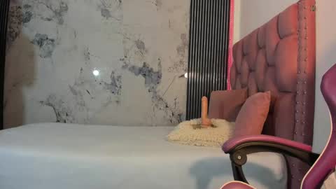 elena_wolff online show from November 18, 12:06 pm