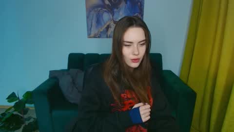 Snapshot of elenaoconar chatting on March 3, 6:31 am elenaoconar online show from March 3, 6:31 am