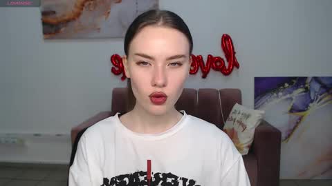 Snapshot of elenaoconar chatting on March 10, 6:38 am elenaoconar online show from March 10, 6:38 am