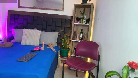 elenna_boobs_ online show from March 13, 4:14 am