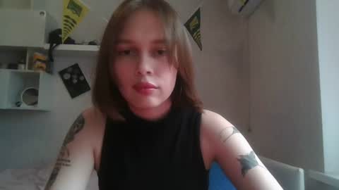 elicandy_ online show from June 27, 12:17 pm