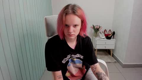 elieiza_xo online show from September 19, 4:11 am