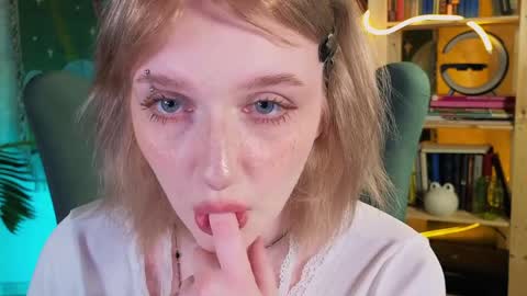 Ellie online show from April 10, 6:30 am