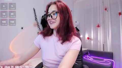 Snapshot of elimeowy chatting on October 21, 3:32 am Hey Im Elizzi. Lets have fun and enjoy together online show from October 21, 3:32 am