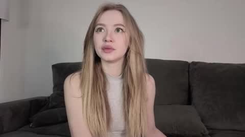 Elna and Tom online show from March 18, 7:57 am