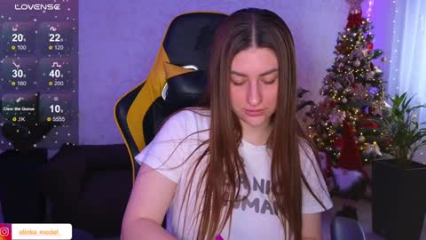 Snapshot of elinkalove chatting on December 23, 7:06 am Elina online show from December 23, 7:06 am