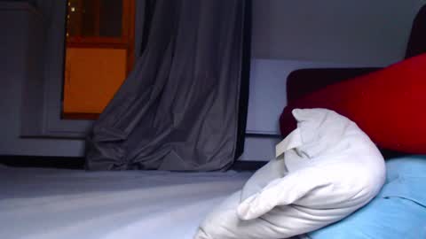 Tati online show from December 17, 6:42 pm