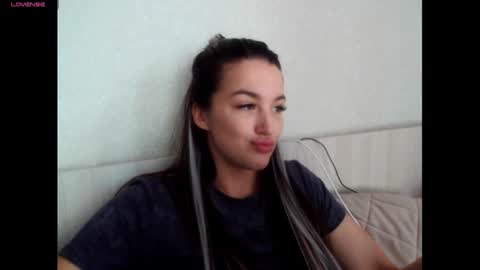Snapshot of elisa_dove208 chatting on October 16, 7:22 am elisa_dove208 online show from October 16, 7:22 am