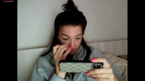 Snapshot of elisa_dove208 chatting on September 23, 3:59 am elisa_dove208 online show from September 23, 3:59 am