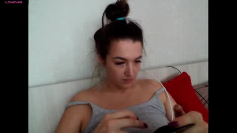 Snapshot of elisa_dove208 chatting on October 20, 5:21 am elisa_dove208 online show from October 20, 5:21 am