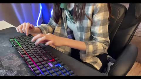 Elisa North online show from January 28, 7:43 am