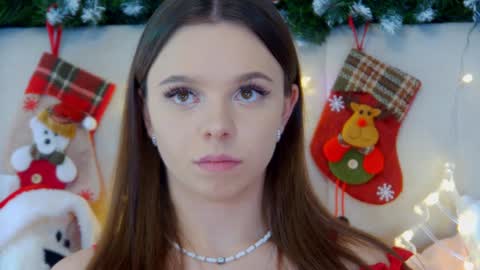 ElisabethDavis online show from December 11, 6:52 pm