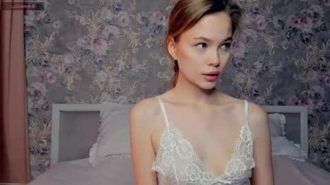 Ella online show from October 22, 6:40 am