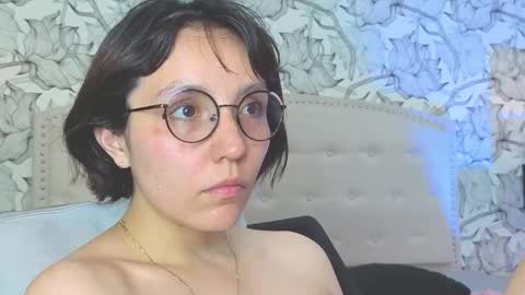 Eliza online show from April 16, 9:39 pm