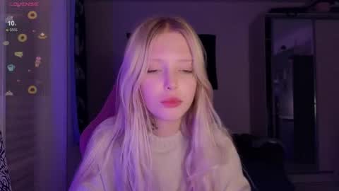 Elizabeth online show from October 29, 9:17 pm