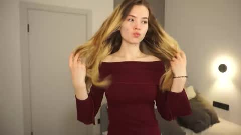 Elizabeth online show from September 27, 7:10 pm