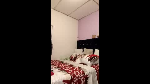 Elizabeth online show from April 25, 1:41 pm