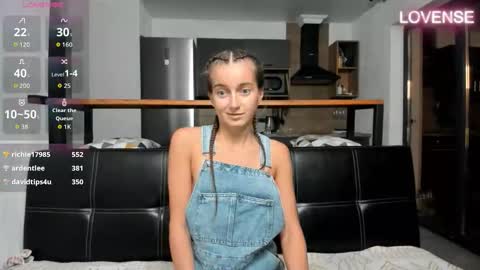 Eliz                               online show from November 9, 6:26 pm