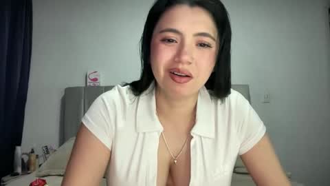 Snapshot of ella_aq chatting on January 15, 6:54 am Ella online show from January 15, 6:54 am