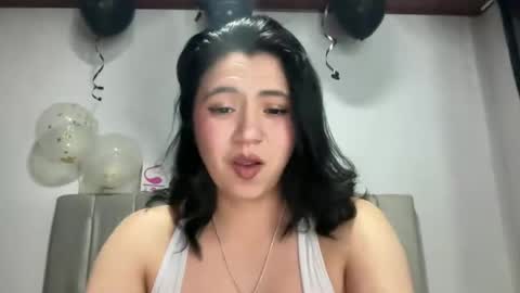 Snapshot of ella_aq chatting on December 3, 6:24 am Ella online show from December 3, 6:24 am