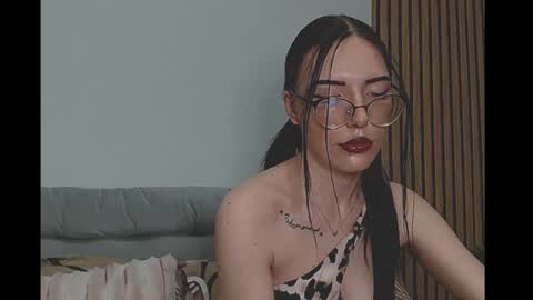 Chloe online show from December 3, 11:07 pm