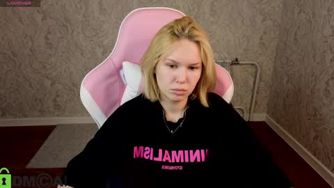 Ella online show from April 7, 9:11 am