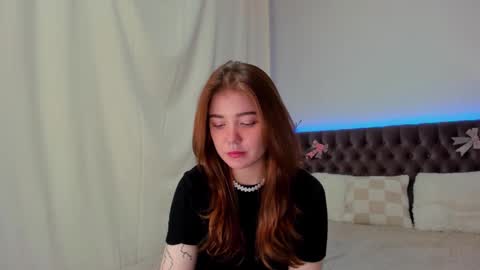 Snapshot of ella_mayers chatting on February 20, 10:37 pm Ella Mayers online show from February 20, 10:37 pm