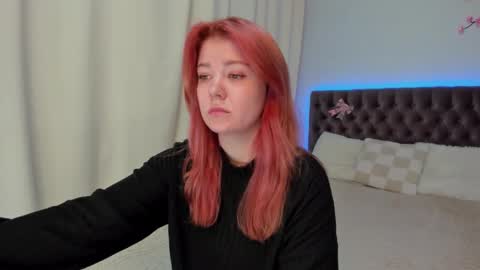 Snapshot of ella_mayers chatting on October 5, 12:43 pm Ella Mayers online show from October 5, 12:43 pm