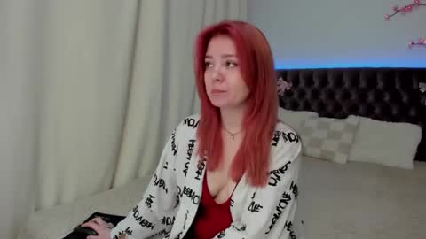 Snapshot of ella_mayers chatting on September 27, 12:56 pm Ella Mayers online show from September 27, 12:56 pm