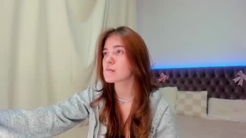 Snapshot of ella_mayers chatting on March 1, 9:26 pm Ella Mayers online show from March 1, 9:26 pm