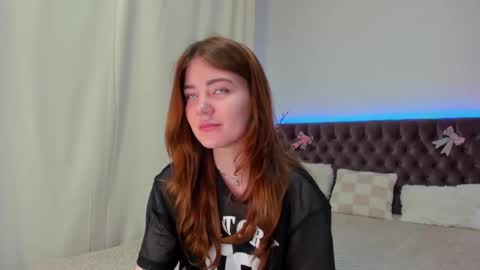 Snapshot of ella_mayers chatting on March 5, 9:50 pm Ella Mayers online show from March 5, 9:50 pm