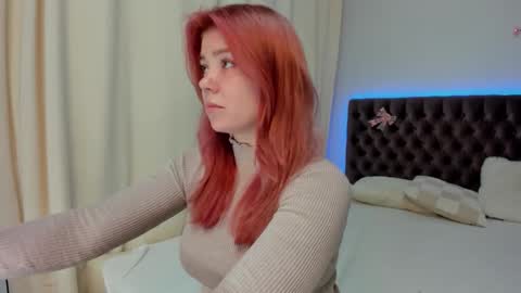 Snapshot of ella_mayers chatting on October 2, 12:21 pm Ella Mayers online show from October 2, 12:21 pm