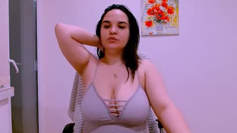 Ella online show from April 10, 6:36 pm