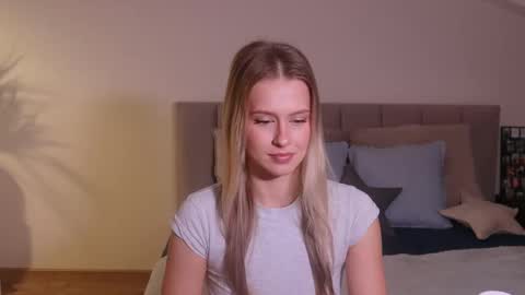 Ella online show from January 25, 7:38 pm